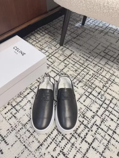 Celine Arc de Triomphe 25ss new spring and summer half-slippersHigh-end feeling, popular item on Instagram, very retro, full of aura, very novel design style, high-end and very comfortable. Height-increasing itemEmbossed Celine logo highlights the brand charm