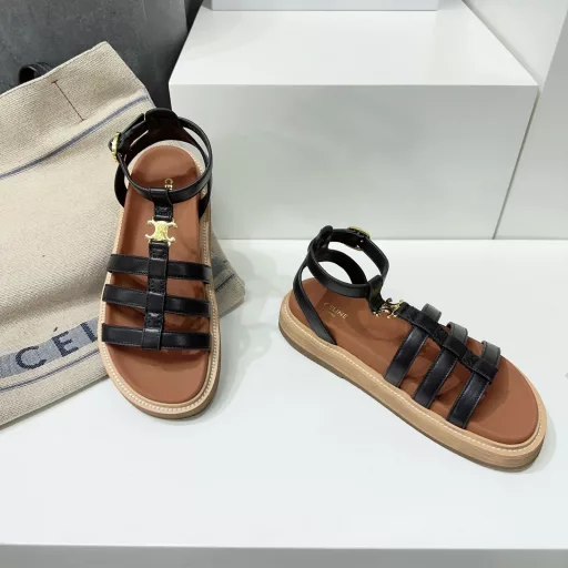 Celine's latest 2025 spring and summer Arc de Triomphe hardware buckle platform thick-soled fashionable Roman sandals✔️Paired with socks in summer, it's absolutely amazing‼ ️‼ ️Original purchase and development, still the highest output to restore the original!The upper is made of original calfskin, the inner sheepskin, and the original combination mold rubber outsole‼ ️