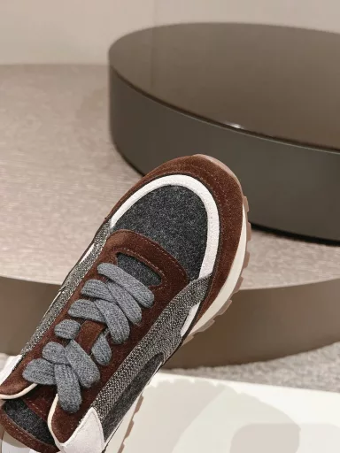 Brunello Cucinelli's new BC Classic Casual sneaker collectionBC is a well-known Italian brand, minimalist style, retro and advanced! Simple and atmospheric, belongs to the very durable style! The king of senior everything, feet feel very good and comfortable! Super versatile! Super durable! It is suitable for spring, summer, autumn and winter all year round