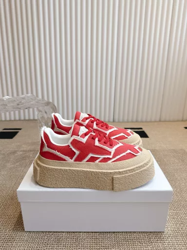 Maison Margiel 25ss Platform casual sports shoes, Maison Margiel ️25ss Magira is based on the version of the classic German training shoes, which is different from the classic thick sole out of the net design to make it more permeable and comfortable, and the classic brand weak digital logo is perfectly presented at the end of the shoe, and the circle is around the shoe lineFabric splicing, full of fun, showing the sense of m6 fashion design, the foot is the king, wear let you breathe to 1.8 meters of air