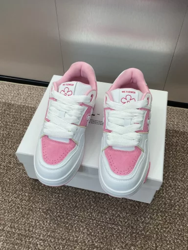 WEFLOWER 2025 spring and summer high set series show new lace-up casual sports couple small white shoes star with letter logo thick bottom round head color skateboard women's shoesMaterial: Upper imported microfiber upper + environmentally friendly breathable mesh inner + original mold outsole
