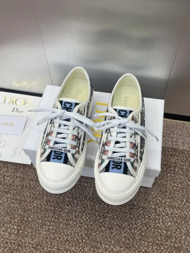 Dior 2024 early spring the latest couple of thick sole lace-up low-top casual shoes Walk 'n Dior Oblique hidden flower letter logo jacquard embroidery pattern matching canvas sports shoes the highest version on the marketMaterial: Original imported environmental protection embroidery upper + water dyed sheepskin inner + high elastic Logo foam pasted cowhide foot pad + original mold Tpu outsole