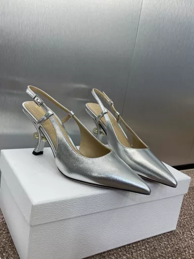 Dior 2025 spring and summer catwalk new Tribales series of women's shoes CD star the same fashion pointed pearl letter logo hardware button high heel Muller slippers market top high-end versionMaterial: Original custom imported metal sheepskin upper + water dyed sheepskin inner cushion + original mold pearl hardware buckle + Italian leather outsole