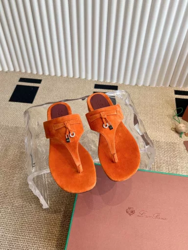 Loro Piana slippers2025 official website LP new launch Loro Piana(official website the same type of slippers | made of Wish Yangjing fabric | The upper is made of high quality extra grade cashmere | foot cashmere, foot silk sheepskin, All-round one-to-one recovery counter process | high technology process | Italy 🇮🇹 imported leather sole original process outsole | with a height of 1.5cm(full cashmere)/ Not ordinary heavy rubber soles in the market