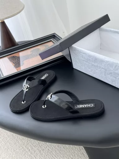 Chanel 25P new flip-flops!This series this is really amazing how so beautiful!Summer is really invincible with salt can be sweet ~The upper adopts imported nibInside is a little sheepskin