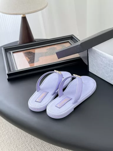 Chanel 25P new flip-flops!This series this is really amazing how so beautiful!Summer is really invincible with salt can be sweet ~The upper adopts imported nibInside is a little sheepskin