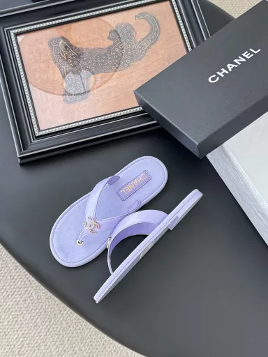 Chanel 25P new flip-flops!This series this is really amazing how so beautiful!Summer is really invincible with salt can be sweet ~The upper adopts imported nibInside is a little sheepskin