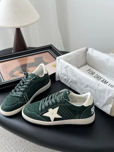 GGDB small dirty shoes new color shipped!The new style of personality graffiti, beautiful and versatile, full of detailsThis year's latest edition of the official website counter limitedHigh version high quality running quantity price