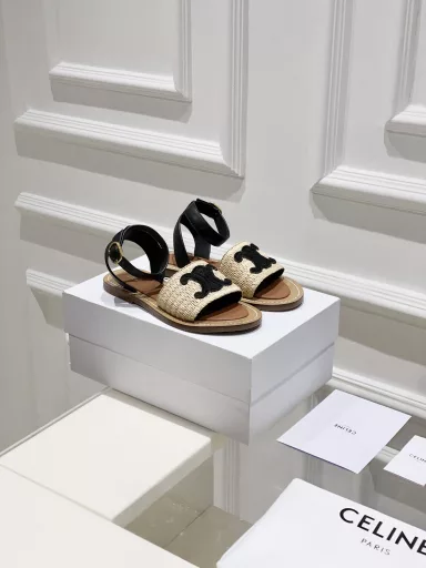 𝐂𝐄𝐋𝐈𝐍𝐄 straw shoes new elements summerThis 2023 spring and summer new sandals are completely let me surprise, good to wear + good-looking + comfortable perfect, the upper foot is the Roman style, the thick soled slippers retro and exquisite appearance level and comfort both online the whole pair of shoes design is full, people will fall in love with a total of three colors senior and everything is very good