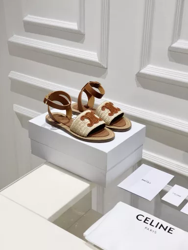 𝐂𝐄𝐋𝐈𝐍𝐄 straw shoes new elements summerThis 2023 spring and summer new sandals are completely let me surprise, good to wear + good-looking + comfortable perfect, the upper foot is the Roman style, the thick soled slippers retro and exquisite appearance level and comfort both online the whole pair of shoes design is full, people will fall in love with a total of three colors senior and everything is very good