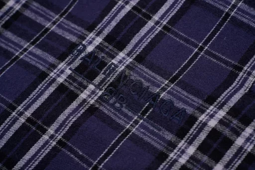 Parisian plaid counterpoint embroidered pantsThe MOQ of plaid fabric is 1000 metersThe laser grid alignment loss is extremely large. The amount of a pair of pants exceeds 2.6 metersThe processing cost of plaid is extremely highEmbroidery imported Tajima machine precision embroidery