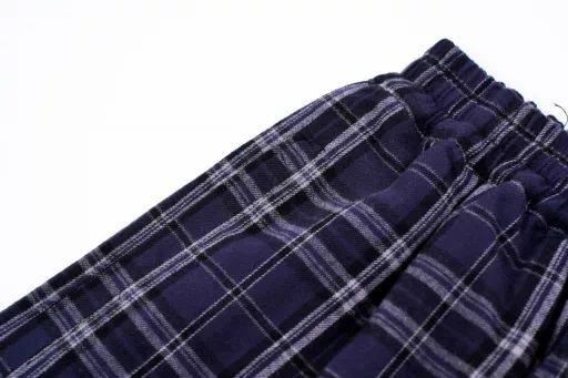 Parisian plaid counterpoint embroidered pantsThe MOQ of plaid fabric is 1000 metersThe laser grid alignment loss is extremely large. The amount of a pair of pants exceeds 2.6 metersThe processing cost of plaid is extremely highEmbroidery imported Tajima machine precision embroidery