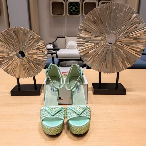 Spring and summer new products, (top version) strength is coming! [Hot diamond sandal] 