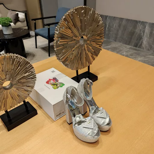 Spring and summer new products, (top version) strength is coming! [Hot diamond sandal] 