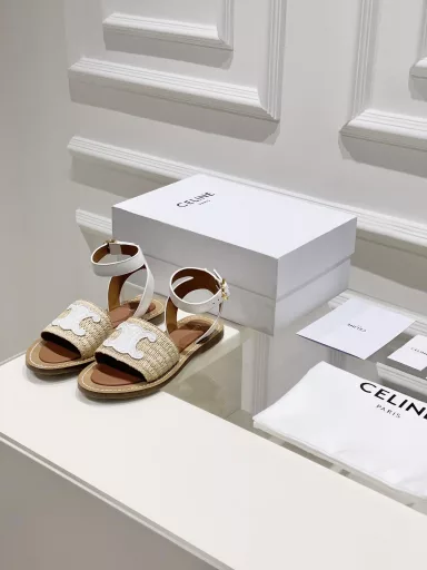 𝐂𝐄𝐋𝐈𝐍𝐄 straw shoes new elements summerThis new spring and summer sandals are completely let me surprise, good to wear + good-looking + comfortable perfect, the upper foot is Roman style, the platform slippers retro and exquisite appearance level and comfort online the whole pair of shoes design is full, people will fall in love with a total of three colors senior and everything is very good