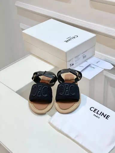 𝐂𝐄𝐋𝐈𝐍𝐄 straw shoes new elements summerThis new spring and summer sandals are completely let me surprise, good to wear + good-looking + comfortable perfect, the upper foot is Roman style, the platform slippers retro and exquisite appearance level and comfort online the whole pair of shoes design is full, people will fall in love with a total of three colors senior and everything is very good