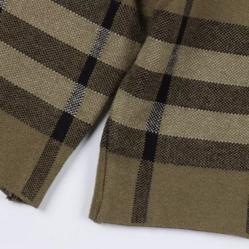 Burberry classic big plaid knit shortsThe use of custom knitted striped fabric woven fabric jacquard knitting process version of compact three-dimensional 4-bar splicing custom pants rope hardware texture strong upper body comfortable and breathe, convex and shaped three-dimensional classic stripes is the brand's eternal law in each year's show will be applied to striped clothing men and women with the same summer essential. Original mold ZP development perfect restoration of the original production of non-market small factory production of fine line top process welcome to compare the label tag. Wash water label customized full set of accessories exclusive Logo packaging