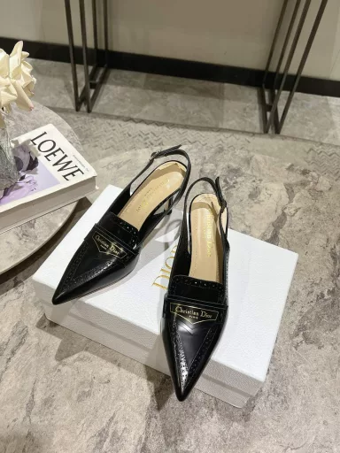 Dio*r 2025 spring/summer the latest Boy-D circle with perforated block style pointed high heel women's sandals star the same CD letter logo hardware buckle low heel hollowed out Mueller women's slippers market top high-end version