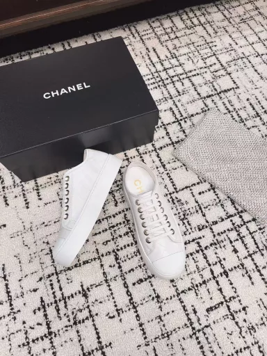 Chanel Chanel 25ss cookie shoes developed for several months the highest version finally came out of the counter top casual sneakersThis classic design vamp has a variety of craft electric embroidery style outsole, but the fashion movement is not ordinary into a variety of color matching elements…Diversified mix and match is very good-looking, leisure, fashion, sports, outdoor can take into account…Upper use: original first layer cowhide inner use: sheepskin outsole According to: original TPU combination outsole