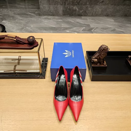 Balenciaga2025 spring burst single Balenciaga/adidas new release (original joint packaging! Blue Box) Top version, exclusive debut.A&B = AB joint name = Adidas♈️❌Balenciaga century joint name, silk high heel shoes/leather high heel shoes/four seasons shoe joint series! 
