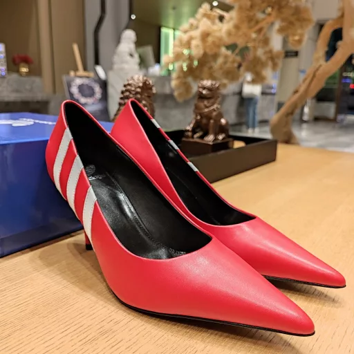 Balenciaga2025 spring burst single Balenciaga/adidas new release (original joint packaging! Blue Box) Top version, exclusive debut.A&B = AB joint name = Adidas♈️❌Balenciaga century joint name, silk high heel shoes/leather high heel shoes/four seasons shoe joint series! 
