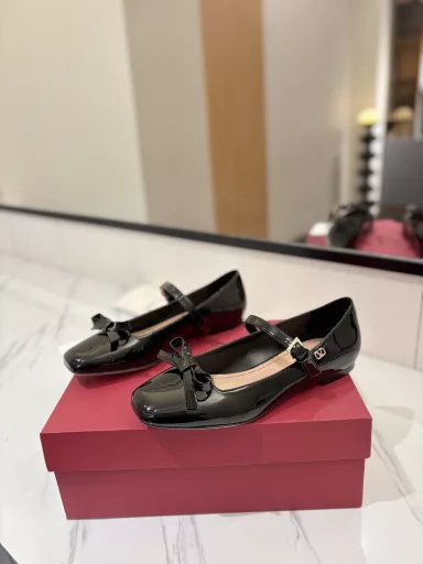 VALENTINO Valentino 2025ss new bow Mary Jane single shoe bow element sweet and age 💃 let a person's eyes shine 🔆🔆🔆 is simply sweet cool perfect fit salt can be sweet