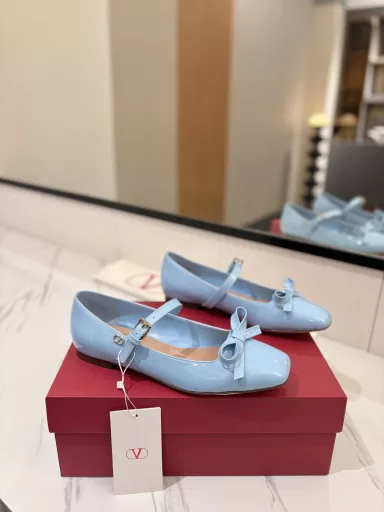 VALENTINO Valentino 2025ss new bow Mary Jane single shoe bow element sweet and age 💃 let a person's eyes shine 🔆🔆🔆 is simply sweet cool perfect fit salt can be sweet