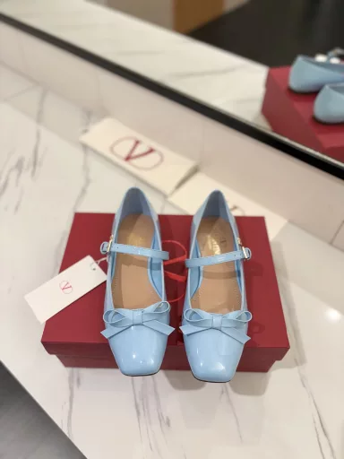 VALENTINO Valentino 2025ss new bow Mary Jane single shoe bow element sweet and age 💃 let a person's eyes shine 🔆🔆🔆 is simply sweet cool perfect fit salt can be sweet
