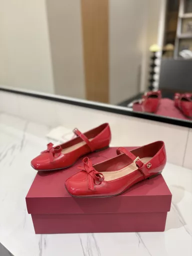 VALENTINO Valentino 2025ss new bow Mary Jane single shoe bow element sweet and age 💃 let a person's eyes shine 🔆🔆🔆 is simply sweet cool perfect fit salt can be sweet