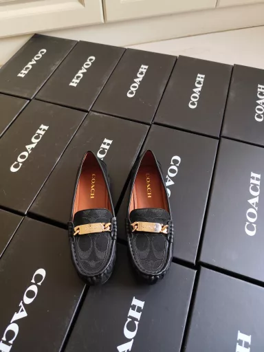 coach Coach classic women's bean shoes shallow mouth single shoes, the upper adopts C-word cloth three-dimensional clear with cowhide, the insole of sheep microfiber, 5mm thick cushion core with soft and comfortable bean rubber outsole, anti-slip and wear-resistant…… The whole shoe is super, super comfortable, soft on it