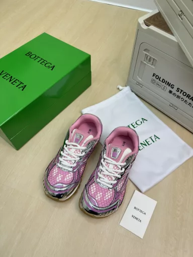 BV Orbit sports shoes Wang Yibo with daddy shoesRunner sneakers are made of lightweight techno-mesh fabric.Design rubber outsole with geometric pattern.Pink for womenKing fried series high versionLook for kit process ocean blueIt's actually a lot taller, and it still makes your legs thinnerVery nicePlay and buildBenchmarking 💯Bag shoes technology to look for high version