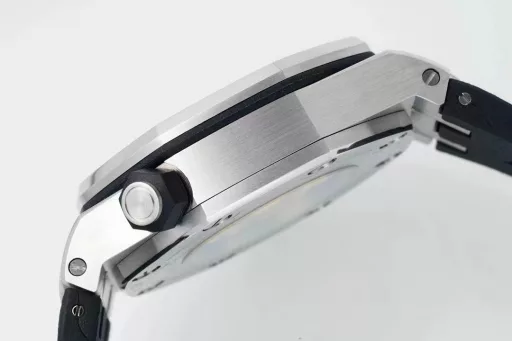 IPF creates classics - the king of diving, Audemars Piguet 15710! 3120 integrated movement, creating the strongest replica inside and outsideThe case is polished multiple times, just to match the angular data, and the material feels consistent;The strongest movement plate is polished, and the color is automatically supported by 18K rose gold with special color adjustment;The most user-friendly loose head grain buffer area ensures that it matches the original design;The most three-dimensional and neat disk 