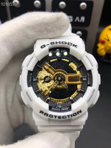 GA-110 Hand-raise Light Casio G-SHOCK--Classic shockproof dial design👍In stock and shipped immediately, 45-degree automatic hand-raise light function with strong visual impact🙈LCD liquid crystal display💡Stopwatch speed function accurate to 1/1000 second⌛Shockproof📣Anti-magnetic💥200 meters waterproof🏊48 city time📲Countdown⏳Alarm clock⏰Fully automatic calendar and other powerful functions