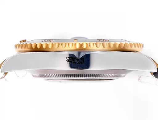 ZQ Factory 18k gold-plated watchZQ Factory🔥🔥Introduces 18k gold-plated V2 upgraded version of Submariner seriesConfiguration as follows:1: The only 18k gold tooth ring and crown on the market that use ip vacuum packing/free replacement if discoloration occurs.2: The entire watch is made of imported 904L steel, and the gold part of the gold-plated strap is synchronized with the original side without white leakage/distinguishing from other products on the market.3: Original mold 1:1 replica dial, imported Swiss luminous filling powder, special craftsmanship polishing pointer: sharp and neat cut surface without burrs.4: Equipped with exclusive customized Cal.3235 paramagnetic blue hairspring movement, high-performance shock-absorbing device, and power storage time synchronized with the original.ZQ Factory is a fine product that completely solves most of the pain points of logs on the market, born only for the ultimate-ZQ Factory