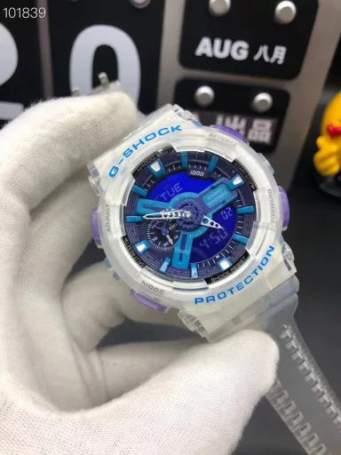 GA-110 Hand-raise Light Casio G-SHOCK--Classic shockproof dial design👍In stock and shipped immediately, 45-degree automatic hand-raise light function with strong visual impact🙈LCD liquid crystal display💡Stopwatch speed function accurate to 1/1000 second⌛Shockproof📣Anti-magnetic💥200 meters waterproof🏊48 city time📲Countdown⏳Alarm clock⏰Fully automatic calendar and other powerful functions