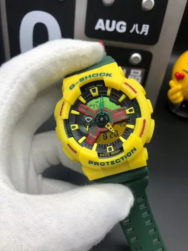 GA-110 Hand-raise Light Casio G-SHOCK--Classic shockproof dial design👍In stock and shipped immediately, 45-degree automatic hand-raise light function with strong visual impact🙈LCD liquid crystal display💡Stopwatch speed function accurate to 1/1000 second⌛Shockproof📣Anti-magnetic💥200 meters waterproof🏊48 city time📲Countdown⏳Alarm clock⏰Fully automatic calendar and other powerful functions