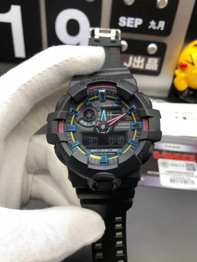 Hot selling GA-710 hand-raise light Casio G-SHOCK--classic shockproof dial design👍In stock and shipped immediately, 45-degree automatic hand-raise light function with strong visual impact🙈LCD liquid crystal display💡Stopwatch speed function accurate to 1/1000 second⌛Shockproof📣Anti-magnetic💥200 meters waterproof🏊48 city time📲Countdown⏳Alarm clock⏰Fully automatic calendar and other powerful functions📆