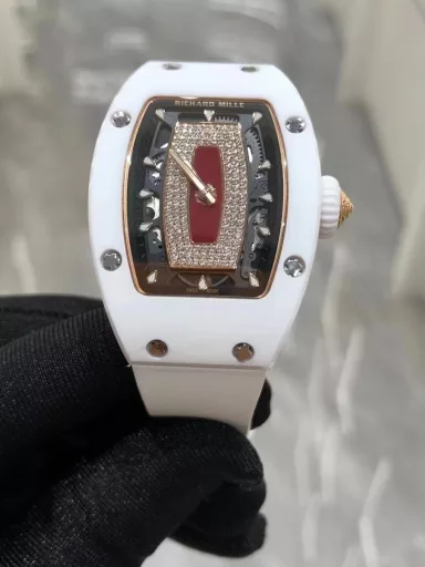 BBA Richard Miller RM0071⃣️Case: Uses the same ZTA white/black ceramic case as the original.2⃣️Movement: Exclusively customized movement to restore the original3⃣️Watch diameter: 1:1 restore the original 45.66x31.40mm, thickness is 11.85MM4⃣️Watch mirror material: Sapphire crystal mirror double anti-glare effect.5⃣️Watch strap material: Imported fluororubber watch strap, corrosion-resistant, comfortable and durable6⃣️Watch buckle: The latest titanium metal material7⃣️Diamond setting process: Breaking the traditional machine setting process, pure hand-made setting 8⃣️Electroplating process: PVD electroplating platinum