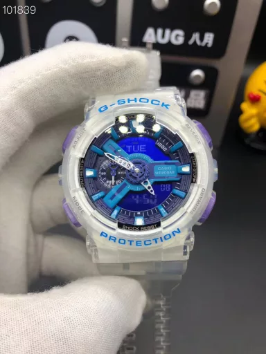 GA-110 Hand-raise Light Casio G-SHOCK--Classic shockproof dial design👍In stock and shipped immediately, 45-degree automatic hand-raise light function with strong visual impact🙈LCD liquid crystal display💡Stopwatch speed function accurate to 1/1000 second⌛Shockproof📣Anti-magnetic💥200 meters waterproof🏊48 city time📲Countdown⏳Alarm clock⏰Fully automatic calendar and other powerful functions