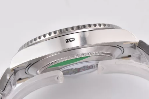 Clean factory/C factory Rolex 126610submariner1: Equipped with a one-to-one super 3235 integrated movement, no card movement decoration, and extremely stable movement2: The entire watch is made of 904L stainless steel / with an AR factory steel band3: The dial uses the market's exclusive 