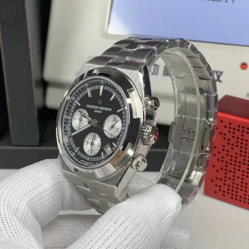 Vacheron Constantin Overseas Chronograph 5500V/110A-B075 watch equipped with a customized version of Cal. 5200 chronograph automatic mechanical movement, double-sided sapphire 42.5mm Vacheron Constantin