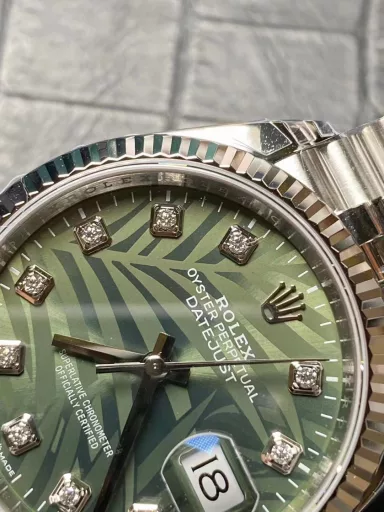 vs36 new green palm diamond engraved diaryDandong 3235 movement, kinetic energy 70 hours ➕