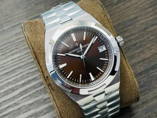 ppf Vacheron Constantin 4500 Overseas Series WatchIt is one of the top three steel kings along with Nautilus and Royal Oak! ! ![Case] ​​41mm stainless steel case, 11mm thick. Equipped with anti-magnetic soft iron device and screw-in crown, it can protect the watch from magnetic interference and ensure the accuracy of travel time. The polished stainless steel case has smooth lines and beautiful shape, which can be perfectly connected with the bracelet/strap, adding points to the watch's ornamental value.[Dial] The simple sunburst satin brushed crystal dial has a velvety smooth edge. Through the dial, you can see the reflection of the pointer on the dial, just like a clear lake, which is very beautiful. The 18K gold hour markers, hour hand and minute hand are all coated with white luminous coating, so that myopic people can read the time in a dark environment, ensuring the best readability.[Movement] The back-through process is adopted, and the operation of the movement can be directly observed. Equipped with the self-developed and manufactured 5100 automatic winding mechanical movement that is comparable to Vacheron Constantin, it contains 172 parts, 37 jewels, a vibration frequency of 28,800 times/hour (4 Hz), and is equipped with a 22K gold rotor (decorated with a wind rose compass pattern)[Strap] The most noteworthy point is the quick-release strap design. The metal strap is sporty and tough, and it is perfect for formal occasions.