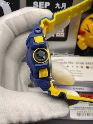 GA-400 hand-raise light Casio G-SHOCK--classic shockproof dial design👍In stock and shipped immediately, 45-degree automatic hand-raise light function with strong visual impact🙈LCD liquid crystal display💡Stopwatch speed function accurate to 1/1000 second⌛Shockproof📣Anti-magnetic💥200 meters waterproof🏊48 city time📲Countdown⏳Alarm clock⏰Fully automatic calendar and other powerful functions