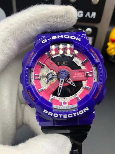 GA-110 Hand-raise Light Casio G-SHOCK--Classic shockproof dial design👍In stock and shipped immediately, 45-degree automatic hand-raise light function with strong visual impact🙈LCD liquid crystal display💡Stopwatch speed function accurate to 1/1000 second⌛Shockproof📣Anti-magnetic💥200 meters waterproof🏊48 city time📲Countdown⏳Alarm clock⏰Fully automatic calendar and other powerful functions