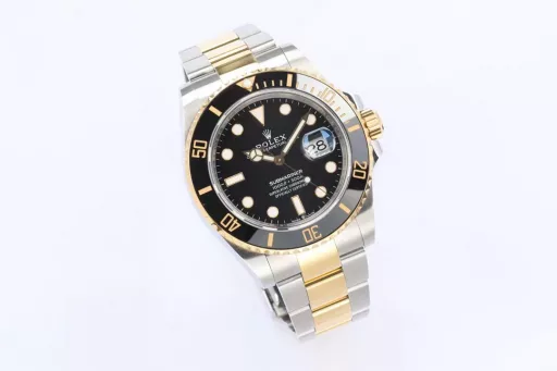 EW Rolex Submariner 41 series (original mold, size and thickness match the original)1⃣️Equipped with Rolex's new blue balance spring 3235 movement;2⃣️The same thickness as the original 12.5mm: watch diameter 41mm; ceramic bezel; sapphire crystal watch mirror;3⃣️Solid center axis; polished letter pins; top Swiss ice blue luminous, consistent with Rolex original luminous;4⃣️Highly transparent sapphire glass;5⃣️Top workmanship, each strap fits perfectly with the lugs, giving the highest comfort to the wrist;6⃣️18K gold ceramic letter bezel, durable and non-fading; (the manufacturer promises free replacement if it fades)Every extreme detail is the sincerity of EW factory's ingenuity!