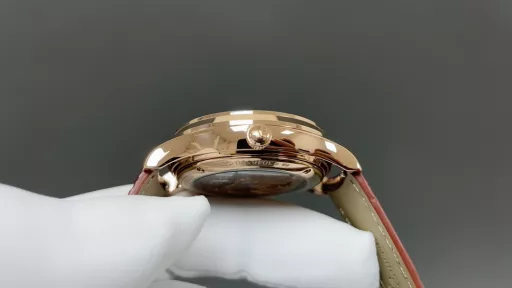 GR Factory 🌐 New Product After 3 years of research on the Jaeger-LeCoultre Master full-function perpetual calendar mechanical movement, the Jaeger-LeCoultre Master perpetual calendar automatic mechanical watch was reproduced. With the concept of not counting time and cost, the imported 9015 movement was used to restore the integrated machine complex function 868 movement. All functions are consistent with the official one! 1: Perpetual calendar function