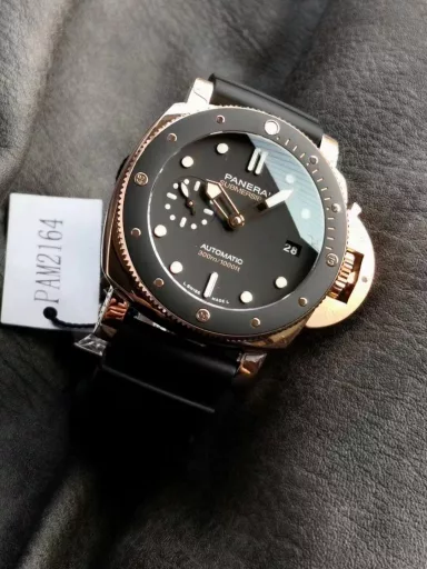 The new Panerai Lumino Dur series PAM01250 watch, stainless steel case with black Italian imported calfskin strap, sapphire crystal glass, carbon black, sun radiation pattern, with luminous Arabic numerals and hour markers. Date display at 3 o'clock, small seconds at 9 o'clock. Equipped with Cal.P.9000 automatic mechanical movement, size: 42 mm.