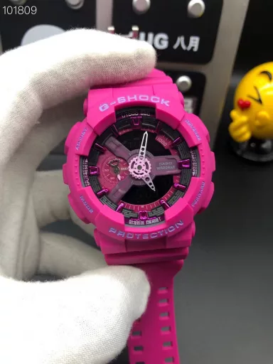 GA-110 Hand-raise Light Casio G-SHOCK--Classic shockproof dial design👍In stock and shipped immediately, 45-degree automatic hand-raise light function with strong visual impact🙈LCD liquid crystal display💡Stopwatch speed function accurate to 1/1000 second⌛Shockproof📣Anti-magnetic💥200 meters waterproof🏊48 city time📲Countdown⏳Alarm clock⏰Fully automatic calendar and other powerful functions