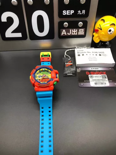 GA-400 hand-raise light Casio G-SHOCK--classic shockproof dial design👍In stock and shipped immediately, 45-degree automatic hand-raise light function with strong visual impact🙈LCD liquid crystal display💡Stopwatch speed function accurate to 1/1000 second⌛Shockproof📣Anti-magnetic💥200 meters waterproof🏊48 city time📲Countdown⏳Alarm clock⏰Fully automatic calendar and other powerful functions